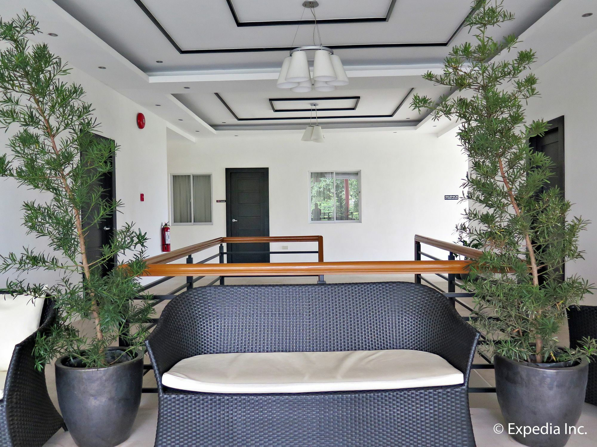 Hotel Capital O 642 The Junction Tagaytay Tagaytay City Exterior foto